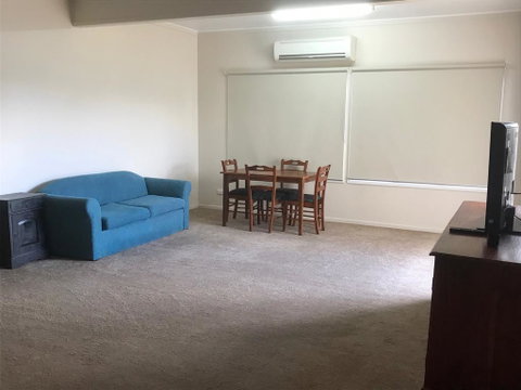 O'Shea's Royal Hotel - Yamba Accommodation 1