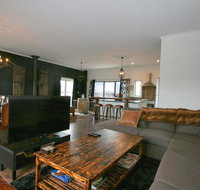 Oak  Barrel / 7 Twynam Street - Yamba Accommodation