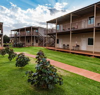 Oasis Newman - Yamba Accommodation