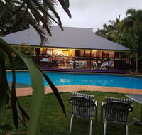 Oasis on Coochiemudlo - Yamba Accommodation