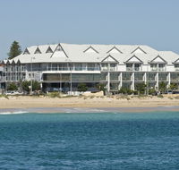 Ocean Centre Hotel - Yamba Accommodation
