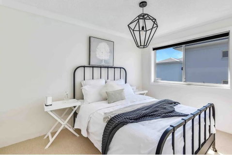 Ocean Views On Barnhill - Yamba Accommodation 2