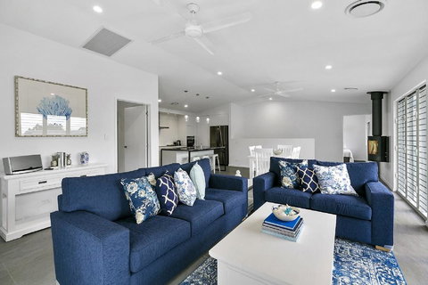 Ocean Views, Luxury Living In Noosa Heads - Unit 2/13 Angler Street - Yamba Accommodation 0