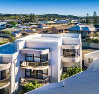 OCEAN WAVES - WiFi - Yamba Accommodation