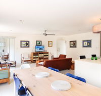 Oceanic Dr 133 - WHALE WATCHERS DELIGHT - Yamba Accommodation