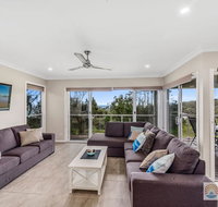 Oceanview Beach Front - Yamba Accommodation