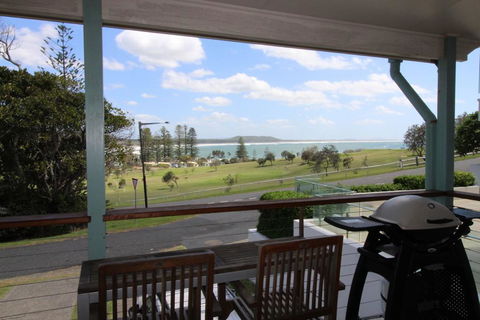 Oceanview, 6 Stewart Street - Yamba Accommodation 0