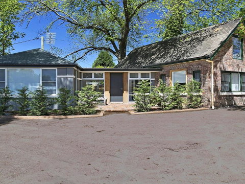 Old Bank Stables - 3 Night Weekends For Price Of 2 - Yamba Accommodation 0