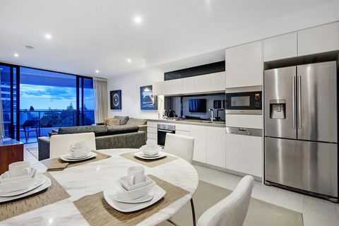 Oracle Broadbeach - Yamba Accommodation 3