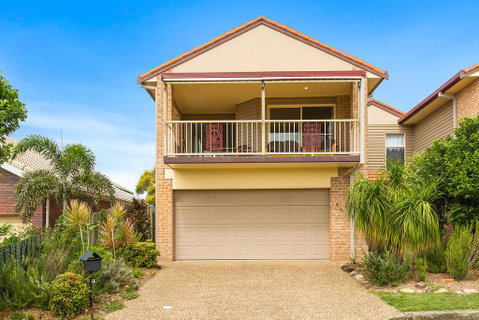 Orient Express To The Beach - Yamba Accommodation 3