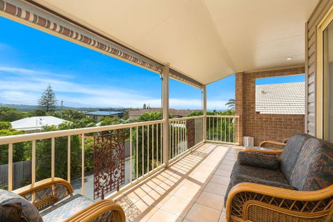 Orient Express To The Beach - Yamba Accommodation 2