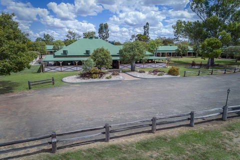 Overlander Homestead Motel - Yamba Accommodation 3