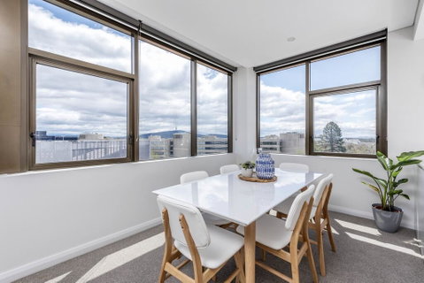 Oversized Luxe 1 Bedder - Amazing Barton - Gym - Yamba Accommodation 3
