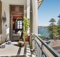 Oversized Manly Penthouse with 180 ocean views - Yamba Accommodation