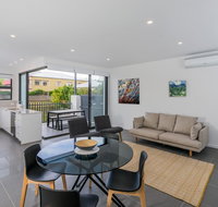 Oxford Steps - Executive 2BR Bulimba Apartment Across from the Park on Oxford St - Yamba Accommodation