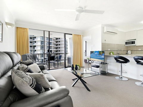 Pacific Resort In The Heart Of Broadbeach - Yamba Accommodation 2