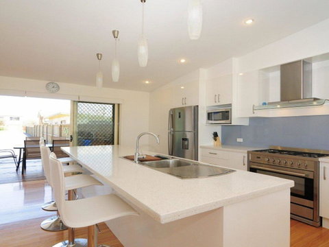 Pacific Views - Direct Access Onto Culburra Beach - Yamba Accommodation 3
