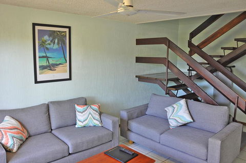 Palm Waters Holiday Villas - Yamba Accommodation 0