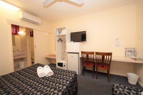 Parkside Motel & Licensed Restaurant - Yamba Accommodation 2