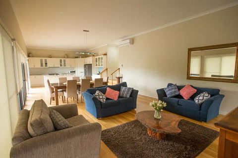 Paula's Place 8 Ti Tree Close Robe - Yamba Accommodation 2