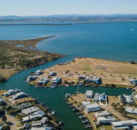 Pelican Landing - Stunning Lake King Views - Yamba Accommodation