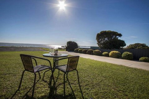 Pelican Perch Retreat - Yamba Accommodation 3