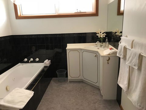 Penguin Seaside Homestay - Yamba Accommodation 3