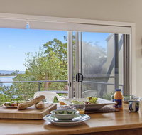 Penguins Rest - direct beach access from complex