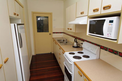 Perfect Break, 1 Dulconghi Street - Yamba Accommodation 2