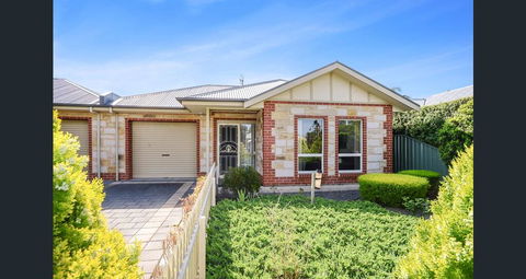 Perfect Location Central Modern Cottage - Free WiFi - Yamba Accommodation 2