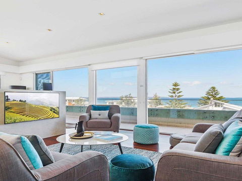 Perpendicular Penthouse - Modern Beachside Apartment - Yamba Accommodation 0
