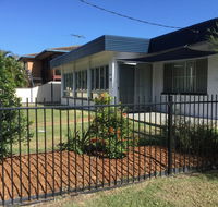 Pet Friendly home walking distance to Surf Beach - North St Woorim - Yamba Accommodation