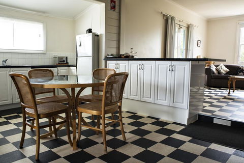 Pettit Cottage - Yamba Accommodation 2
