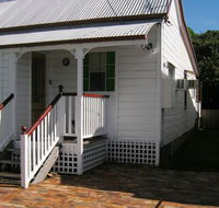 Pine Cottage - Yamba Accommodation