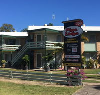 Pine Lodge - Yamba Accommodation