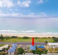 Pippi View 2 Top - across the road from the beach - Yamba Accommodation