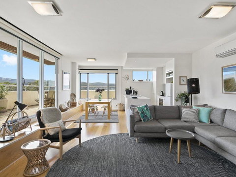 POINT GREY APARTMENT ONE - VIEWPOINT - Yamba Accommodation 2