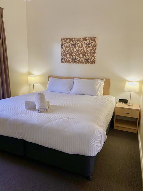 Pokolbin Village - Yamba Accommodation 3