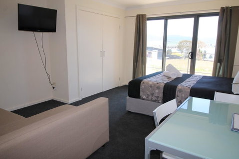 Poley Cow Studio - Yamba Accommodation 3