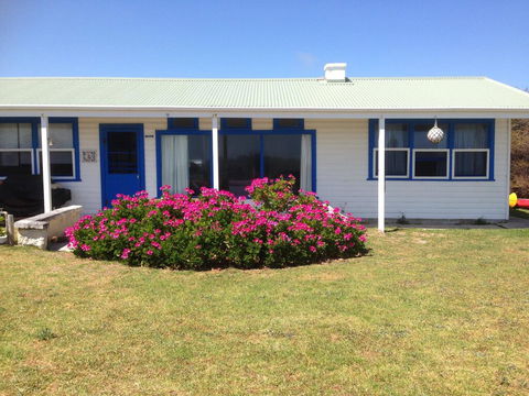 Polperro, A Quintessential Seaside Experience - Yamba Accommodation 0