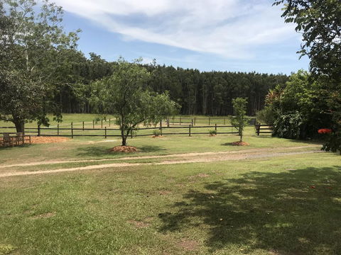 Ponytail Farmhouse - Yamba Accommodation 1