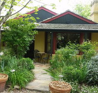 Poppies - Yamba Accommodation