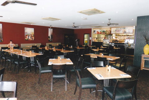 PRECINCT HOTEL GLADSTONE - Yamba Accommodation 3