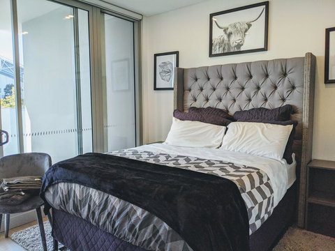 Presidential 3-bed 2-bath, Balcony, With Pool Included - Yamba Accommodation 0