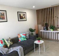 Private Room in Modern Comfortable Home Stay