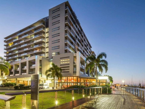 Privately Owned Hotel Room By Cairns Marina 222 - Yamba Accommodation 1
