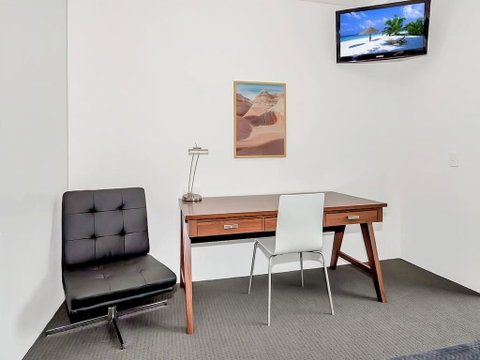 Privately Owned Hotel Room By Cairns Marina 222 - Yamba Accommodation 2