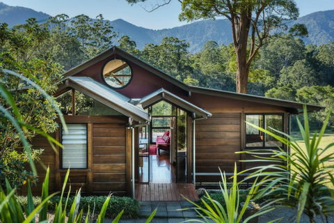 Promised Land Retreat - Yamba Accommodation 0