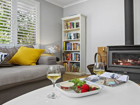 Pure Salt - Beach House With Pool, 300m To Beach - Yamba Accommodation 1