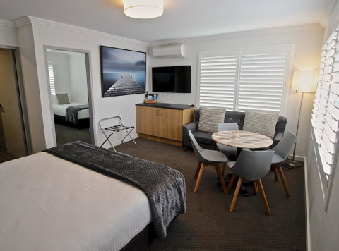 Quays Hotel - Yamba Accommodation 2